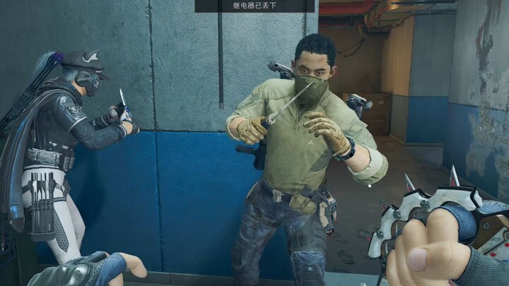 Lu Wei sneaks into a secret room to play SM, a mouse accidentally stumbles into their home, shows ze