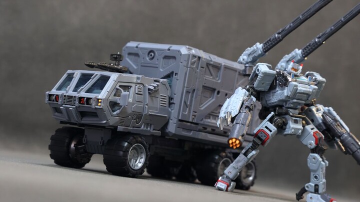 I thought it was just an ordinary car, but it turned out to be fun! Diaclone TM05 Tactical Transport