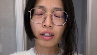 Tony bilang aku tidak cocok untuk potongan rambut putri, jadi aku melakukannya sendiri...