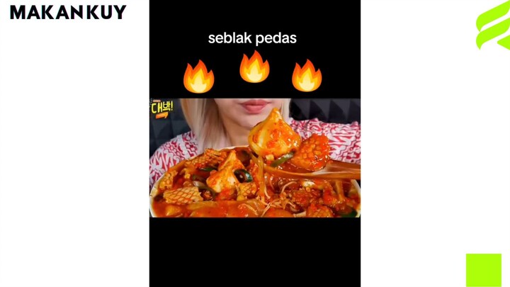 "sosis kornet cheetoz hot fire dengan keju mozarella 🍗 🍗 🍗 #SpicyKoreanEats #KoreanStreetFood #Ko