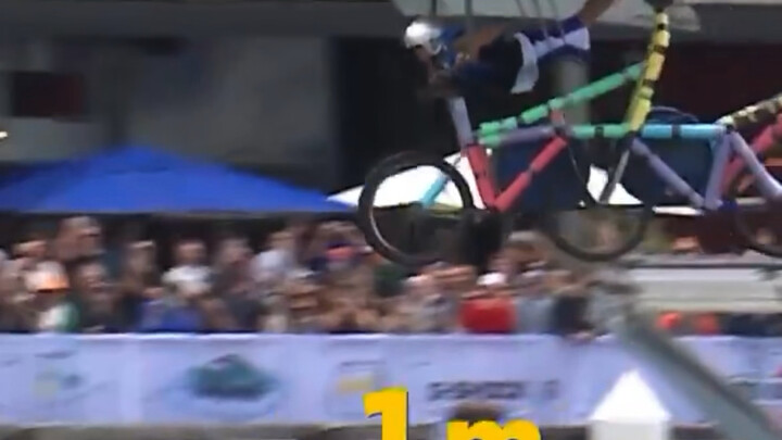 Cuộc thi máy bay tự chế: Xem ai bay xa nhất!