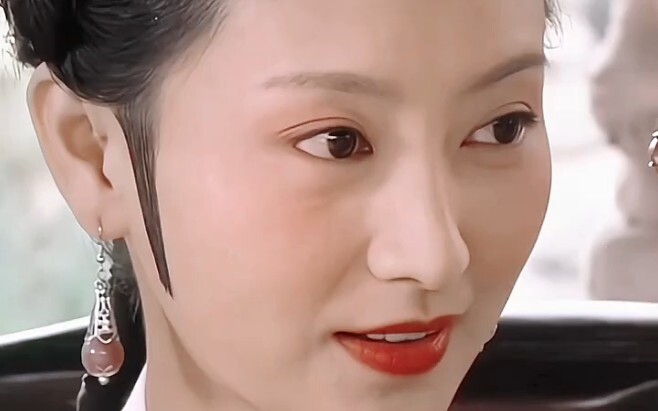 #Song Arena Sister Mei can down a thousand cups in front of Fat Orange, yet collapses after just one