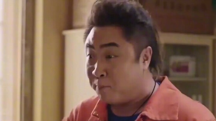 Sewing machine: A Chinese doctor becomes a guitar master, but he can't believe that several instrume