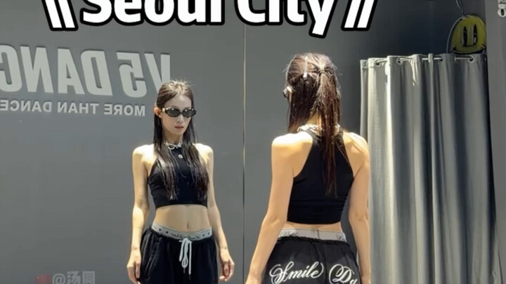 Jennie “Seoul City”, aura Jennie memang benar‑benar unik! Sangat sulit untuk ditiru!
