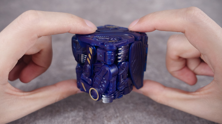 【lolo】Experience the magical shape-shifting cube with your own hands!