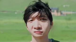 فان تشينغتشنغ حقًا لا يُهدر وقته في التفكير الداخلي، بل يطرح السؤال مباشرةً هههه