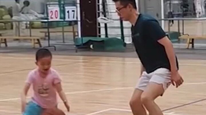 A student played basketball with the professor’s son—what a savvy bunch in the comments!