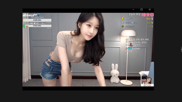 พี่สาวซูหย่าแดนซ์สุดฮอตในกางเกงยีนส์ขาสั้น ช่างเป็นการเต้นที่เต็มตาเต็มใจจริงๆ - พิธีกรสาวเกาหลีพี่ส