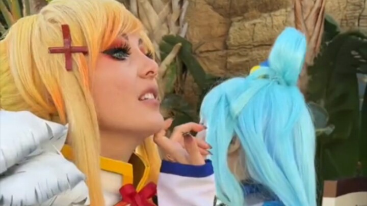 อาคุยะหยอกแด็กนิส