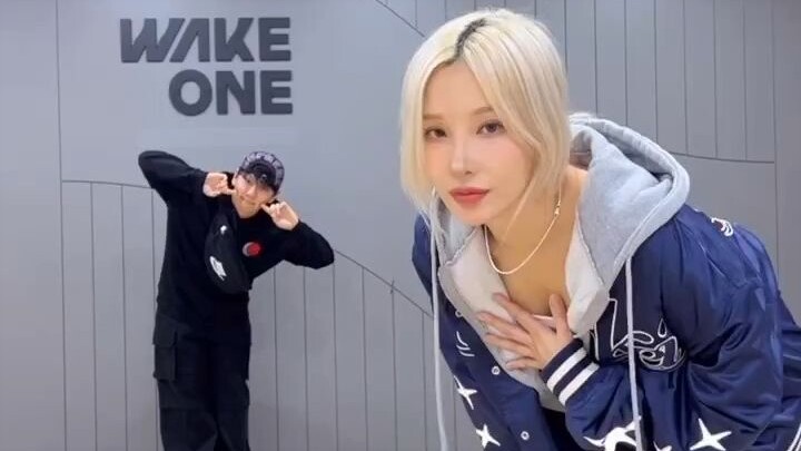 [Mannequeen] Buckey | Tantangan Cabai (dengan Mbitious 卢太铉)