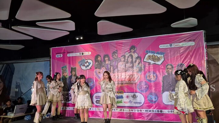 AKB48 - ＃SukiNanda (Cover by @girlsocean_official) at IDOLCON 2025
