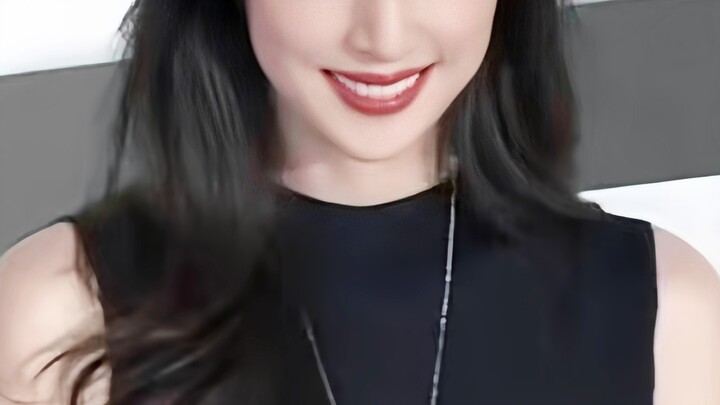 Wait… this is actually how she looks at 56?! Her eyes are so pure and resolute—no wonder she’s Japan