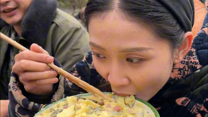 第一次有小姐姐过来找我，那只有让兄弟伙为我两内插刀了。