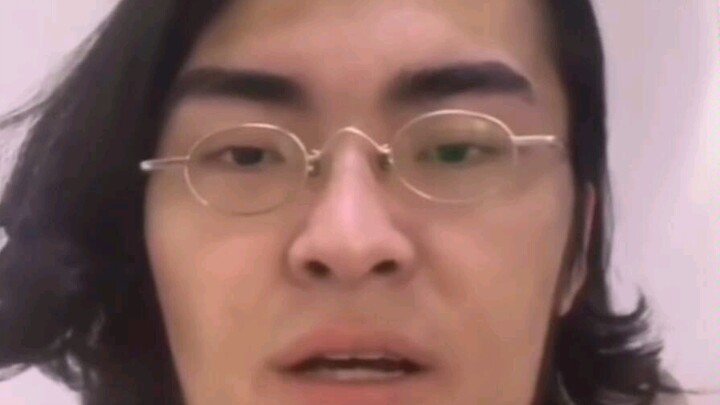 พูดกันตามตรง ความคิดของพี่ลังนั้นถูกต้องจริงๆ เขาเข้าใจวิทยาลัยอาชีวะแห่งนี้อย่างลึกซึ้ง คนจากวิทยาล