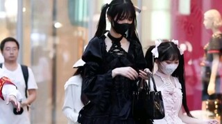 Saat Loli muncul, Taikoo Li langsung menjadi negara Liliput~