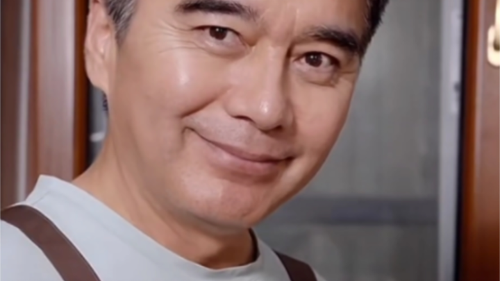 Qiting teaches you how to make a delicious sandwich—truly a model worker in the culinary world.