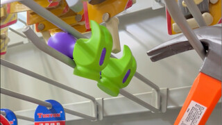 My girlfriend said to buy a hammer, but why did I still get beaten after buying it?