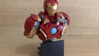 Modifikasi dalam set Lego 76206, patung Iron Man