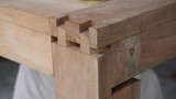 Tukang kayu berusia 50 tahun, sambungan sudut meja rangkap tiga dan struktur duri
