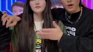 พี่ชายเสี่ยวหยาง: ยินดีต้อนรับ ลูกสะใภ้คนโต พี่สาวเสี่ยวหยาง: คุณมีลูกสะใภ้คนเล็กไหม?