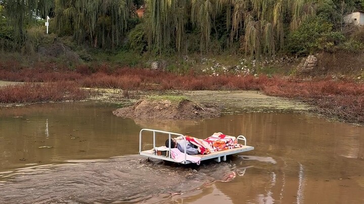 Phần bình luận hóng hớt: Nếu like vượt 1000 sẽ tung clip hậu trường thất bại!