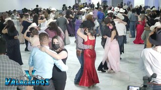 Bailando en Cuauhtémoc con Valagardos (Polka Cumbia- Partiendome el alma- Chiquilla Cariñosa)