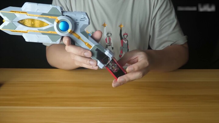 [Zero Degree Model Play] ฉันใช้สีน้ำเงินในตอนแรก! Ultraman Triga ฟอร์มทางอากาศอันทรงพลัง DX กุญแจสำค