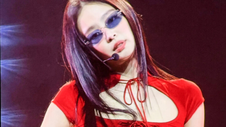 JENNIE's latest "Mantra" choreography from the Seoul show