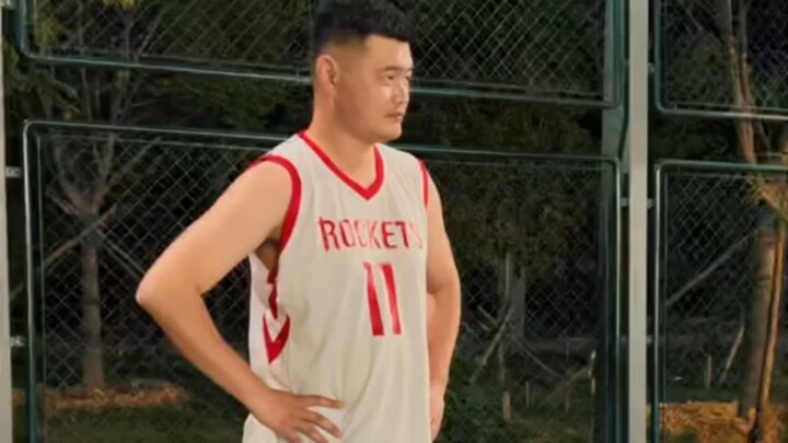 McGrady xem màn xử lý này cũng phải ngẩn ra mất một lúc..