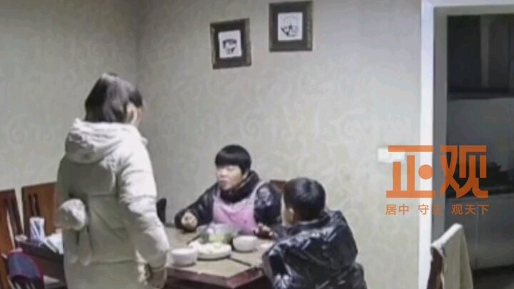 奶奶将凌晨1点6分看成6点1分，叫孩子们起来吃饭上学，网友：原谅我不厚道的笑了！