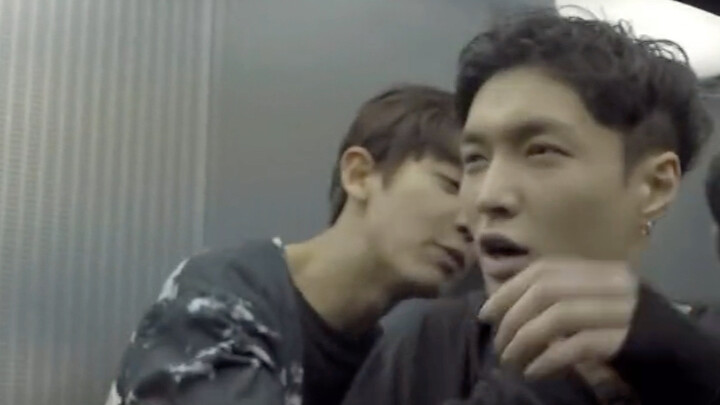 【تشانغ يي شينغ EXO】تشانغ يي شينغ: يا له من حب ثقيل!