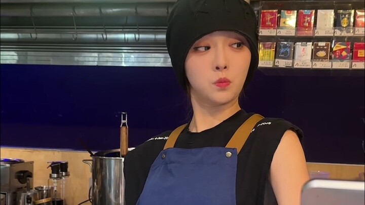 Kakak udah kenyang sama semua tambahan...