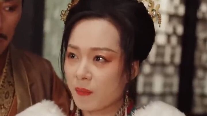 เด็กชายที่เธอช่วยไว้ขึ้นครองราชย์ แต่งตั้งลูกเธอเป็นตำแหน่งทางการ แต่พระสวามีกลั