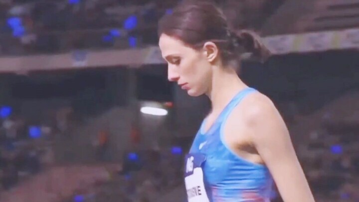 The beauty queen of the high jump world: idol looks combined with a model’s figure!