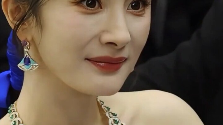 لماذا تترك يانغ مي التجاعيد تغزو وجهها؟ بعد أن رأت شاو يين يين، التي تُزعجها السنوات رغم اللجوء إلى 