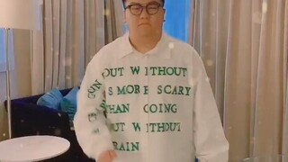 729 group forced to perform... Pay attention to Beige's expression