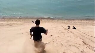 Climbing a sand dune and the rescue fee is竟然 as high as 20,000?