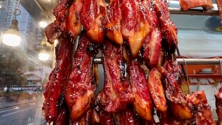 متجر شعبي شهير للشواء في هونغ كونغ لا بد من تجربته؛ مجرد إلقاء نظرة عليه يفتح الشهية بشكل كبير!