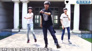 回忆杀一tfboys即兴舞蹈版 魔法城堡 ，为啥他们变声期声音都那么好听