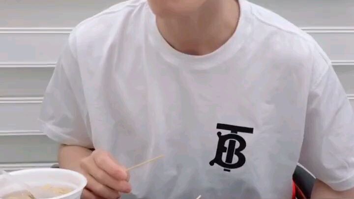 Cha Eun Woo ❤️ food is life ❤️