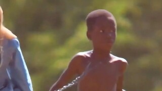 白人为了抓捕黑奴，竟用10个小黑当诱饵，一次抓100个黑奴