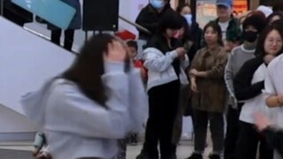 شخصية i ووي سو ترقص بشكل عشوائي على أغنية "On My Youth" (موقف شياو جون) | رقصة مقلدة