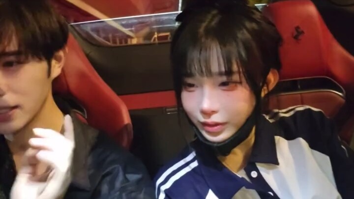 “Các anh em đừng vội tìm富婆, hãy đợi tôi hai năm đã”