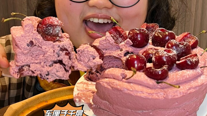Bánh mille feuille anh đào, mực áp chảo