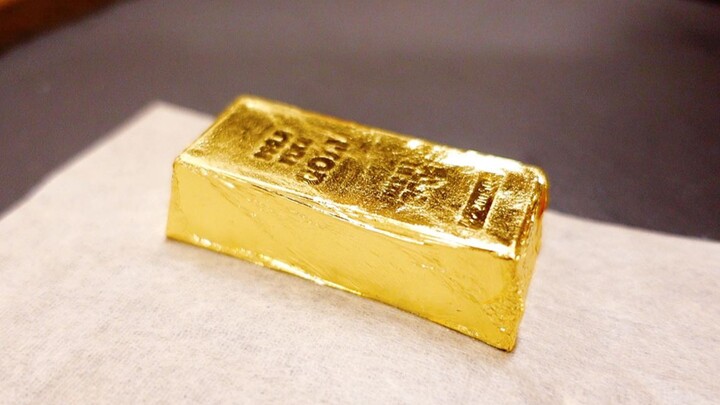 ราชวงศ์ดูไบ อวดโฉม "ช็อกโกแลตทองคำแท่ง" ที่แพงที่สุดเท่าที่เคยมีมา