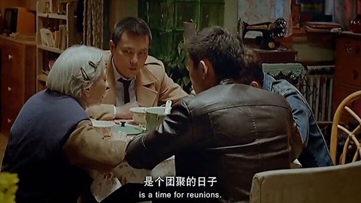 Ini baru namanya akting yang luar biasa—satu meja, tiga pemeran utama pria terbaik, satu aktor kawak