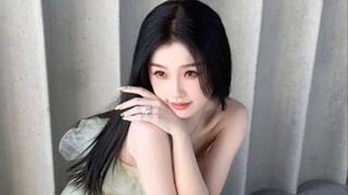 Gambar selfie halus yang diposting oleh Yu Shuxin di Weibo vs. dirinya yang sebenarnya, sekilas ada 