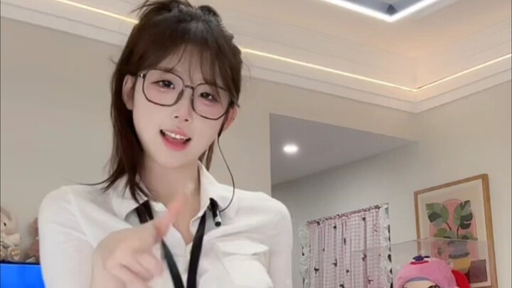 【Kelinci】(Tarian Sapuan Kaki) Tarian