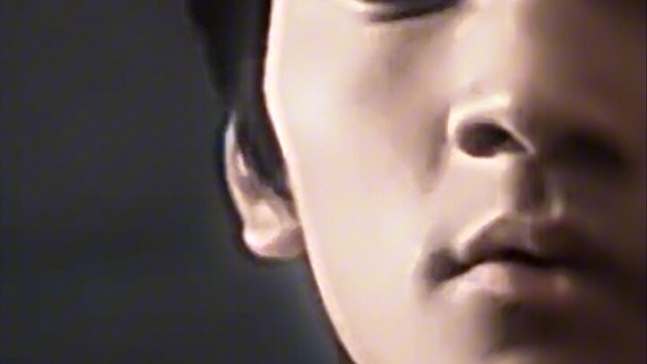 Di film horor muncul wajah yang terasa begitu aman seperti ini?