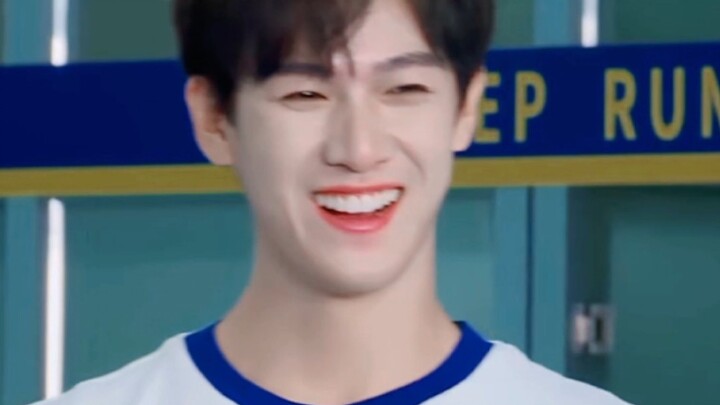 [Why Is He Always Laughing?] It’s a Clueless Little Fox Who Drank the Happiness Magic Potion!